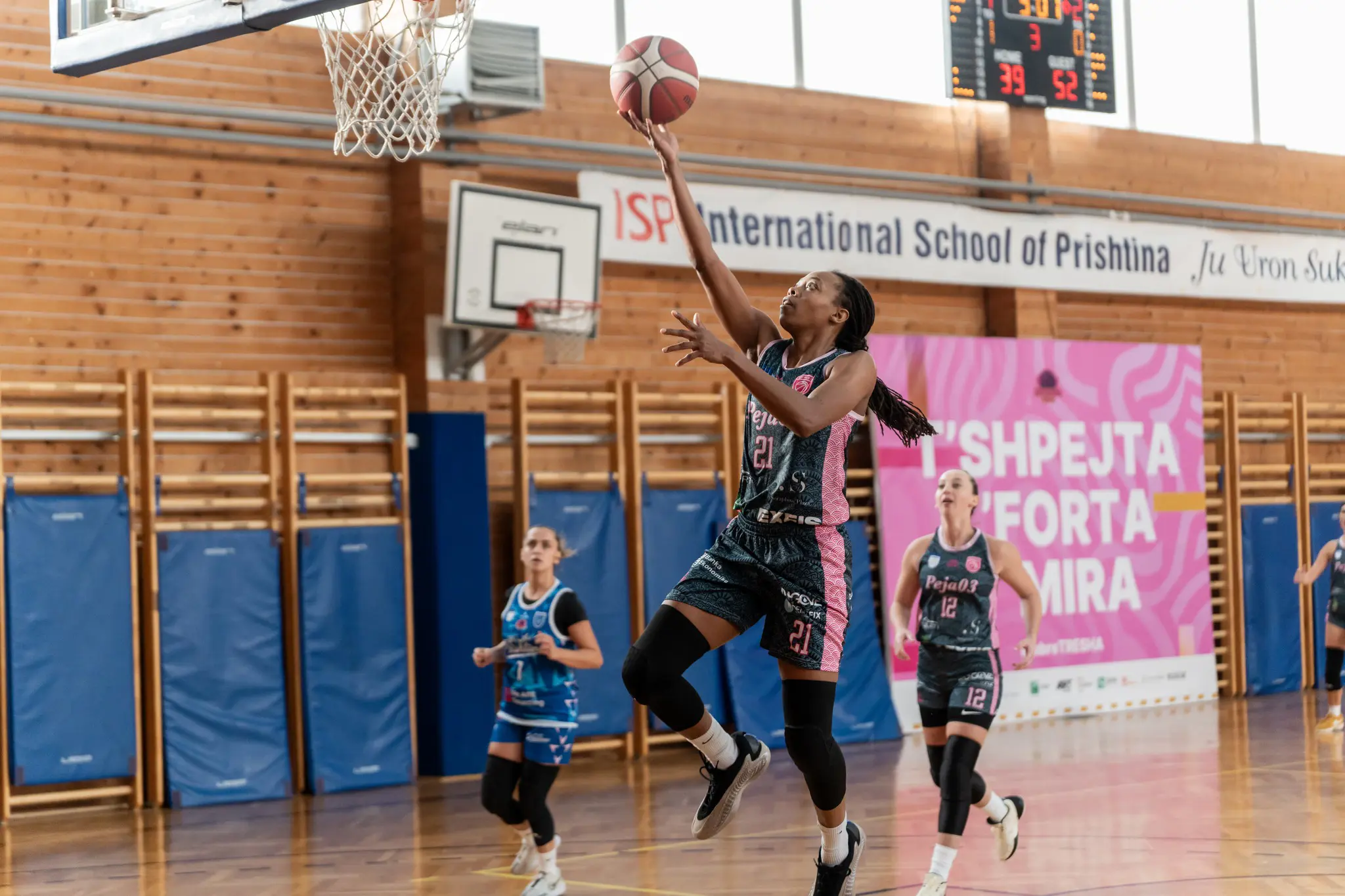 Albumi i ndeshjes Prishtina - Peja 03